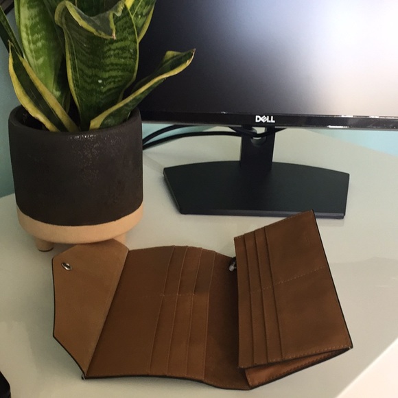 NWT Wallet excellent quality leather - Picture 3 of 8